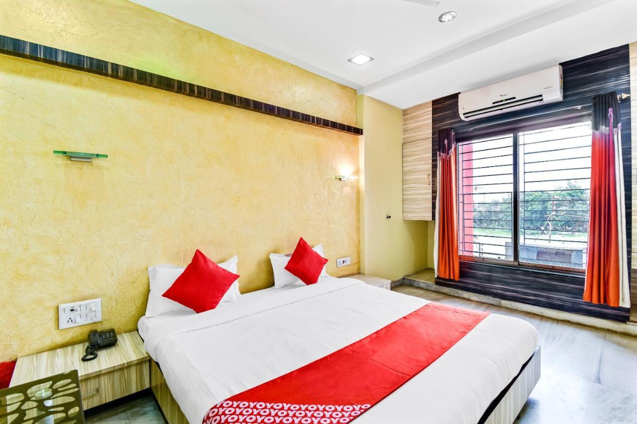 Oyo 61308 Hotel Rw International Hingoli Kültér fotó