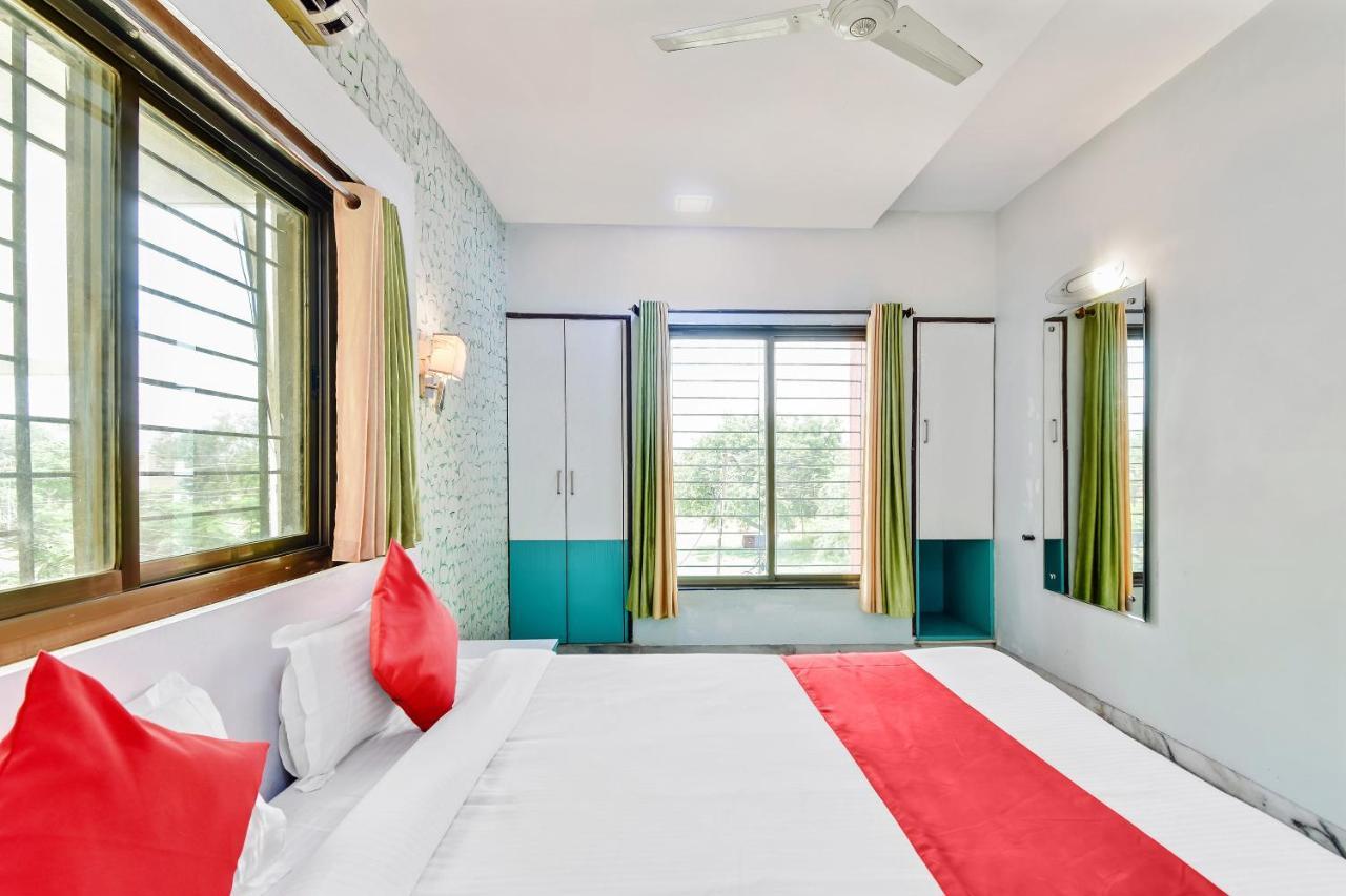 Oyo 61308 Hotel Rw International Hingoli Kültér fotó